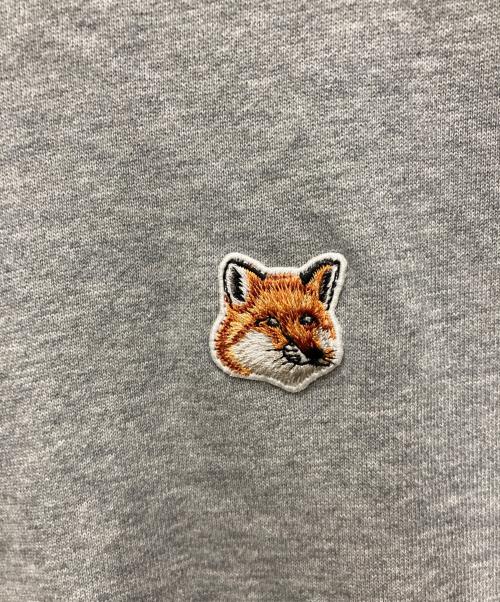 maison kitsune（メゾンキツネ）MAISON KITSUNE (メゾンキツネ) FOX HEAD PATCH SWEAT グレー サイズ:Lの古着・服飾アイテム