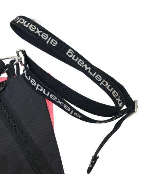 ALEXANDER WANG（アレキサンダー・ワン）ALEXANDER WANG (アレキサンダー・ワン) ネックストラップ付マルチポーチ ピンク×ブラックの古着・服飾アイテム
