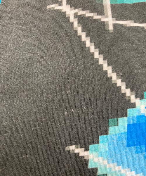 PRADA（プラダ）PRADA (プラダ) レーダー柄 ナイロンTシャツ ブラック×マルチカラー サイズ:Sの古着・服飾アイテム