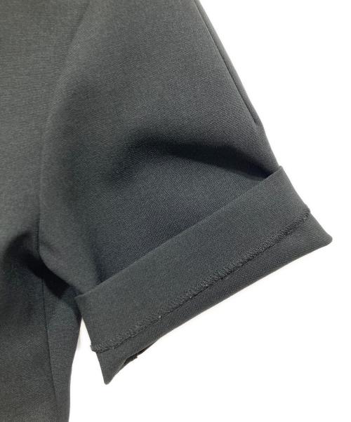 anuke（アンヌーク）ANUKE (アンヌーク) Vneck Compact Shirts ブラック サイズ:Ｆの古着・服飾アイテム