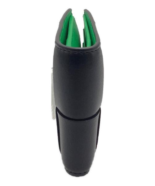 BOTTEGA VENETA（ボッテガベネタ）BOTTEGA VENETA (ボッテガベネタ) マキシ イントレチャート カセット2つ折り財布 ブラックの古着・服飾アイテム