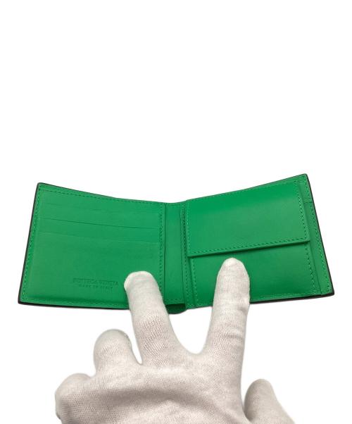 BOTTEGA VENETA（ボッテガベネタ）BOTTEGA VENETA (ボッテガベネタ) マキシ イントレチャート カセット2つ折り財布 ブラックの古着・服飾アイテム