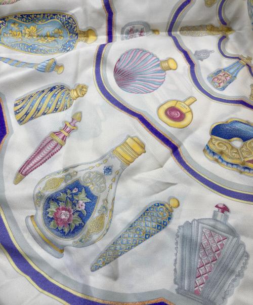 HERMES（エルメス）HERMES (エルメス) 香水瓶柄シルクスカーフの古着・服飾アイテム