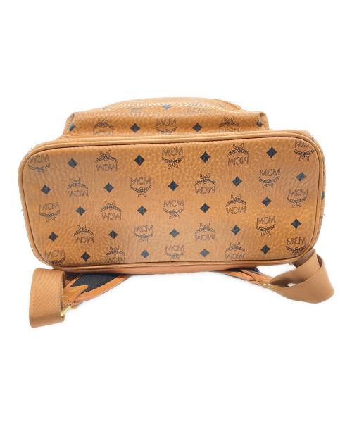 MCM（エムシーエム）MCM (エムシーエム) スタッズバックパック ブラウンの古着・服飾アイテム