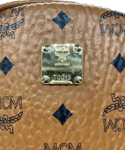 MCM（エムシーエム）MCM (エムシーエム) スタッズバックパック ブラウンの古着・服飾アイテム