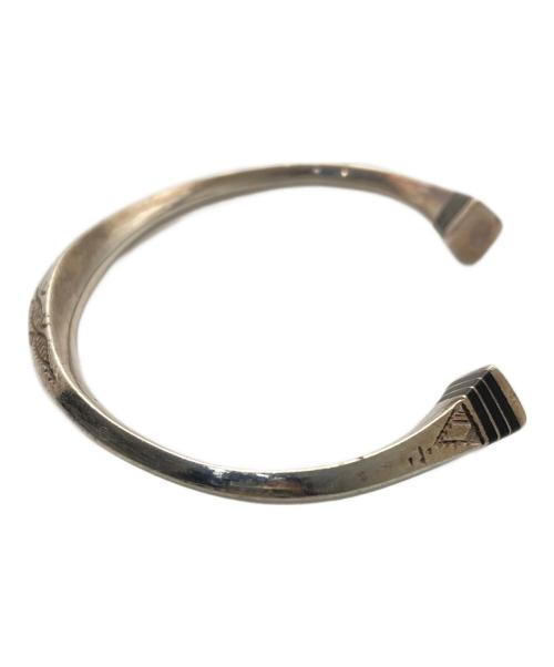 ADAWAT'N TUAREG（アダワットゥン トゥアレグ）Adawat'n Tuareg (アダワットゥン トゥアレグ) バングル グレーの古着・服飾アイテム