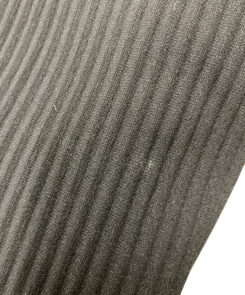me ISSEY MIYAKE（ミーイッセイ ミヤケ）me ISSEY MIYAKE (ミーイッセイ ミヤケ) プリーツワイドパンツ ブラック サイズ:FREEの古着・服飾アイテム
