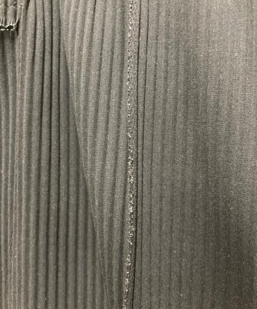 me ISSEY MIYAKE（ミーイッセイ ミヤケ）me ISSEY MIYAKE (ミーイッセイ ミヤケ) プリーツワイドパンツ ブラック サイズ:FREEの古着・服飾アイテム