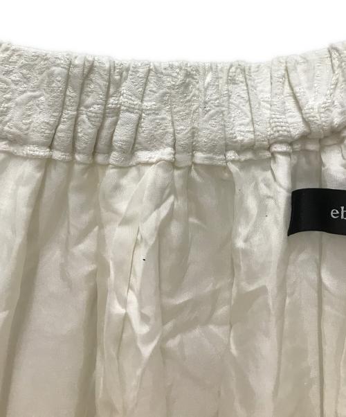 ebure（エブール）EBURE (エブール) コットンフラワージャガード スカート ホワイト サイズ:36の古着・服飾アイテム