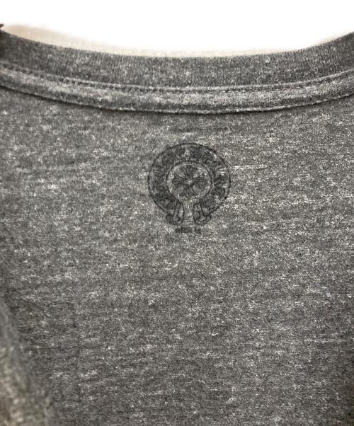 CHROME HEARTS（クロムハーツ）CHROME HEARTS (クロムハーツ) VネックロゴTシャツ グレー サイズ:Mの古着・服飾アイテム