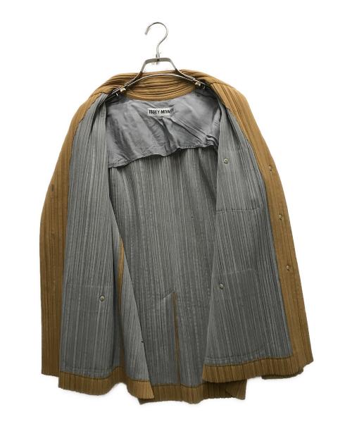 ISSEY MIYAKE（イッセイミヤケ）ISSEY MIYAKE (イッセイミヤケ) プリーツ 3B テーラードジャケット イエロー サイズ:Mの古着・服飾アイテム