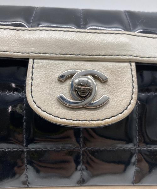 CHANEL（シャネル）CHANEL (シャネル) チョコバーチェーンショルダーバッグ ブラック×ホワイトの古着・服飾アイテム