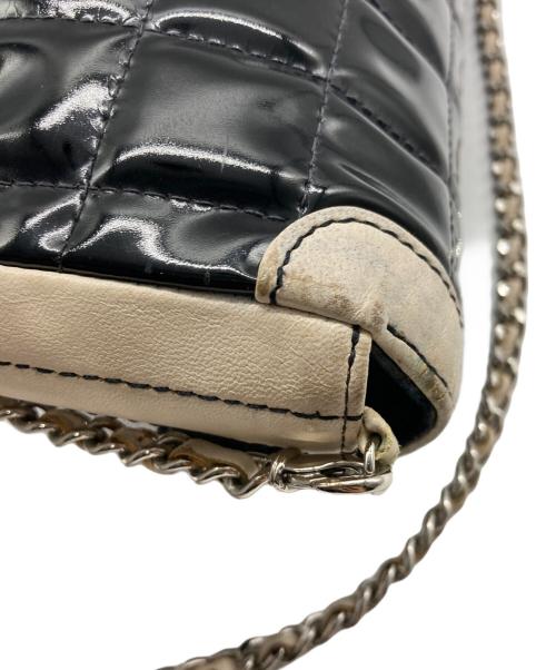 CHANEL（シャネル）CHANEL (シャネル) チョコバーチェーンショルダーバッグ ブラック×ホワイトの古着・服飾アイテム
