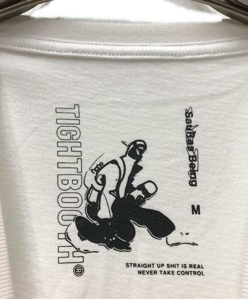 TIGHTBOOTH PRODUCTION（タイトブースプロダクション）TIGHTBOOTH PRODUCTION (タイトブースプロダクション) SauRas Being (ソーラス ビーイング) Tシャツ ホワイト サイズ:Mの古着・服飾アイテム