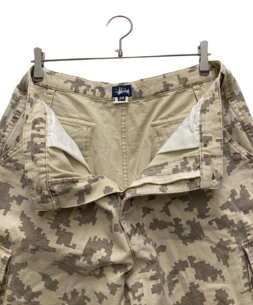 stussy（ステューシー）stussy (ステューシー) 90's USA製サイバーカモショーツ ベージュ サイズ: 86cm (W34)の古着・服飾アイテム