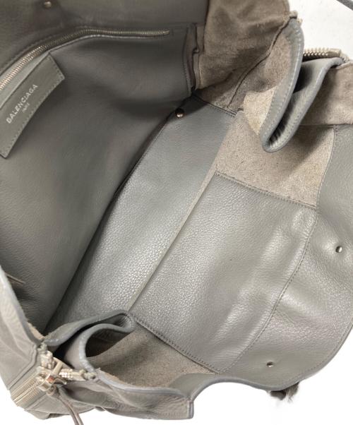 BALENCIAGA（バレンシアガ）BALENCIAGA (バレンシアガ) ペーパー/トートバッグ グレーの古着・服飾アイテム