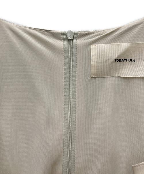 TODAYFUL（トゥデイフル）TODAYFUL (トゥデイフル) Squareneck Satin Dress ベージュ サイズ:38の古着・服飾アイテム