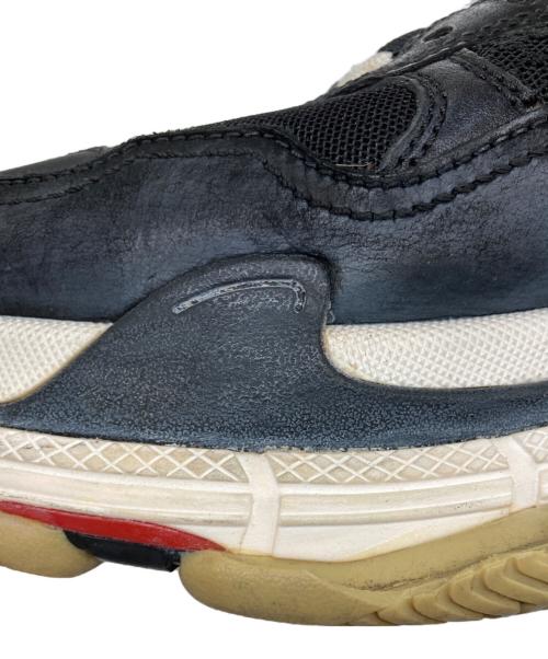 BALENCIAGA（バレンシアガ）BALENCIAGA (バレンシアガ) TRIPLE S ダッドスニーカー ブラック サイズ:US 9の古着・服飾アイテム