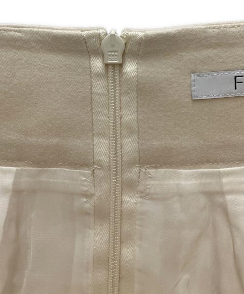 FOXEY（フォクシー）FOXEY (フォクシー) ウール カンパネラ タックスカート アイボリー サイズ:40の古着・服飾アイテム