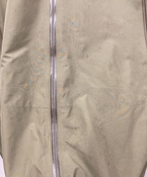ARC'TERYX（アークテリクス）ARC'TERYX (アークテリクス) ZETA LT JACKET カーキ サイズ:XLの古着・服飾アイテム