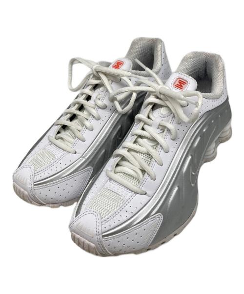 NIKE（ナイキ）NIKE (ナイキ) SHOX R4 ホワイト サイズ:US 6 1/2の古着・服飾アイテム