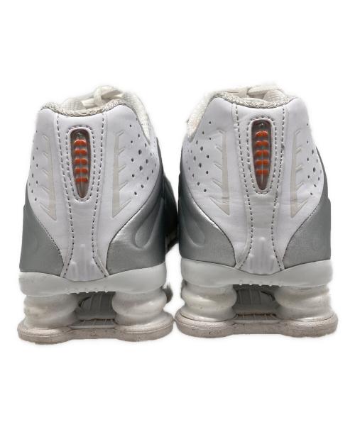 NIKE（ナイキ）NIKE (ナイキ) SHOX R4 ホワイト サイズ:US 6 1/2の古着・服飾アイテム