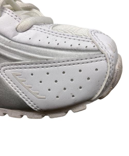 NIKE（ナイキ）NIKE (ナイキ) SHOX R4 ホワイト サイズ:US 6 1/2の古着・服飾アイテム