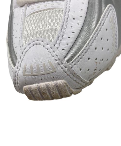 NIKE（ナイキ）NIKE (ナイキ) SHOX R4 ホワイト サイズ:US 6 1/2の古着・服飾アイテム