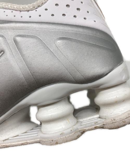 NIKE（ナイキ）NIKE (ナイキ) SHOX R4 ホワイト サイズ:US 6 1/2の古着・服飾アイテム