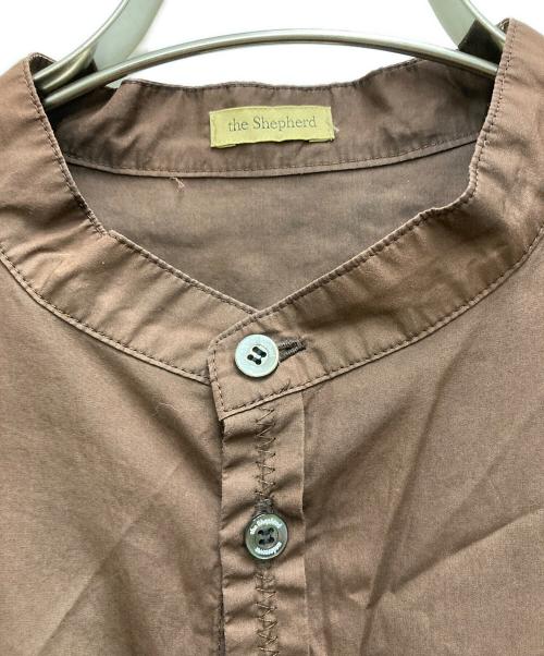 The shepherd UNDERCOVER（ザシェパード アンダーカバー）The shepherd UNDERCOVER (ザシェパード アンダーカバー) スタンドカラーパッカリングシャツ ブラウン サイズ:3の古着・服飾アイテム