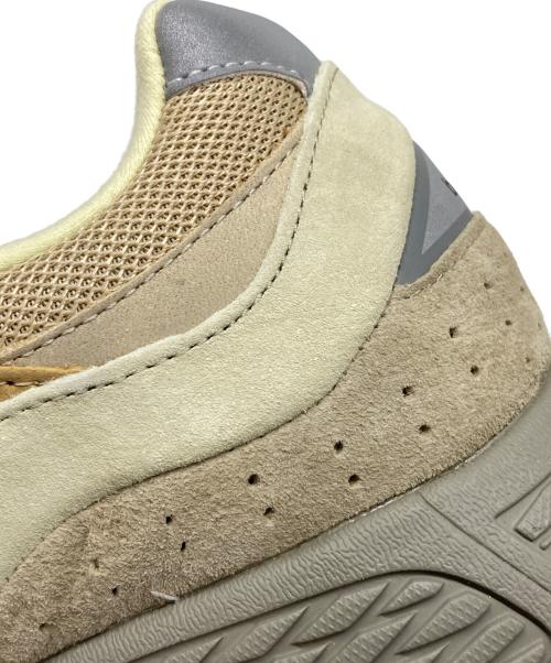NEW BALANCE（ニューバランス）NEW BALANCE (ニューバランス) AURALEE (オーラリー) M2002RE1 ベージュ サイズ:US 9 1/2の古着・服飾アイテム