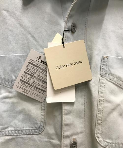 Calvin Klein（カルバンクライン）Calvin Klein (カルバンクライン) Short Sleeve Bleach Out Denim Shirt ブルー サイズ:Lの古着・服飾アイテム
