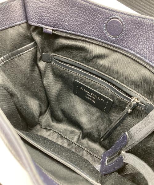 GIANNI CHIARINI（ジャンニ キアリーニ）GIANNI CHIARINI (ジャンニ キアリーニ) シボ革 ワンショルダーバッグ ネイビーの古着・服飾アイテム