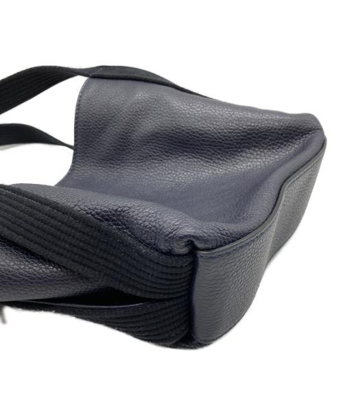 GIANNI CHIARINI（ジャンニ キアリーニ）GIANNI CHIARINI (ジャンニ キアリーニ) シボ革 ワンショルダーバッグ ネイビーの古着・服飾アイテム