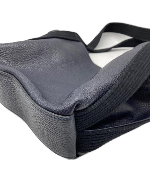 GIANNI CHIARINI（ジャンニ キアリーニ）GIANNI CHIARINI (ジャンニ キアリーニ) シボ革 ワンショルダーバッグ ネイビーの古着・服飾アイテム