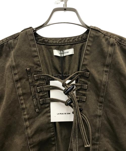 la peau de gem（ラポドゥジェム）la peau de gem (ラポドゥジェム) toggle blouse ブラウン サイズ:FREEの古着・服飾アイテム