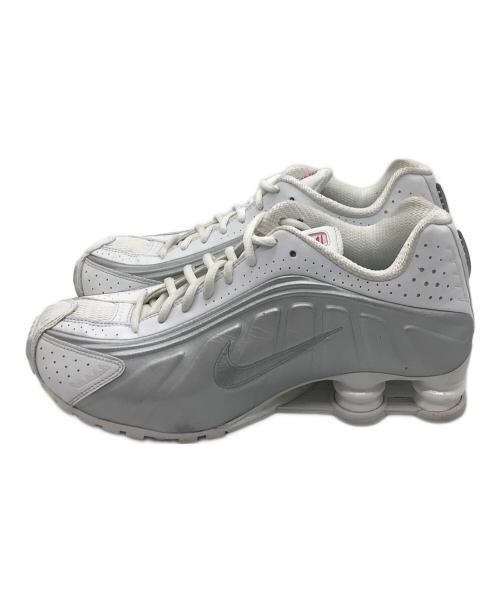 NIKE（ナイキ）NIKE (ナイキ) SHOX R4 ホワイト サイズ:26の古着・服飾アイテム