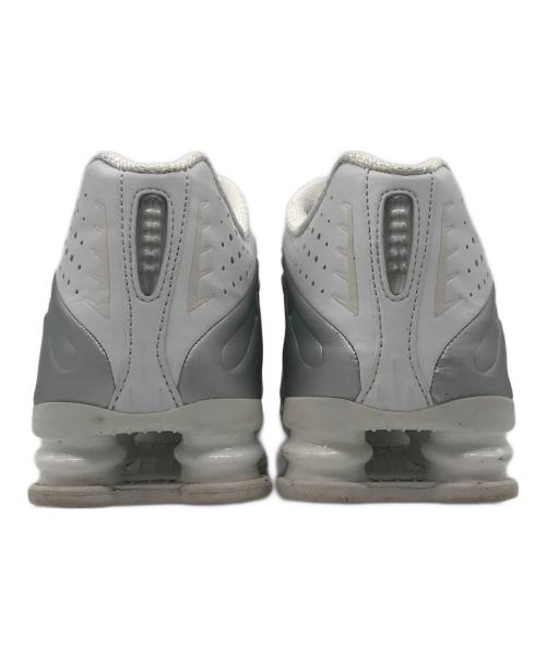 NIKE（ナイキ）NIKE (ナイキ) SHOX R4 ホワイト サイズ:26の古着・服飾アイテム