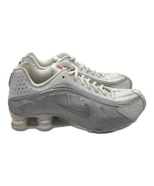 NIKE（ナイキ）NIKE (ナイキ) SHOX R4 ホワイト サイズ:26の古着・服飾アイテム