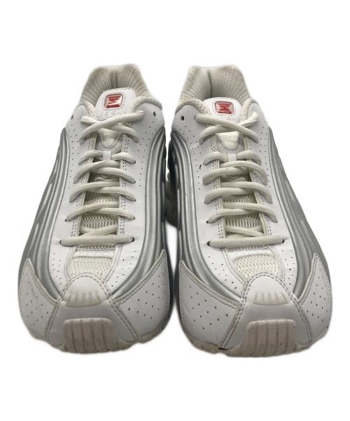 NIKE（ナイキ）NIKE (ナイキ) SHOX R4 ホワイト サイズ:26の古着・服飾アイテム