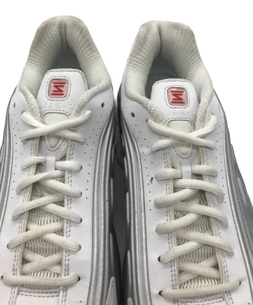 NIKE（ナイキ）NIKE (ナイキ) SHOX R4 ホワイト サイズ:26の古着・服飾アイテム