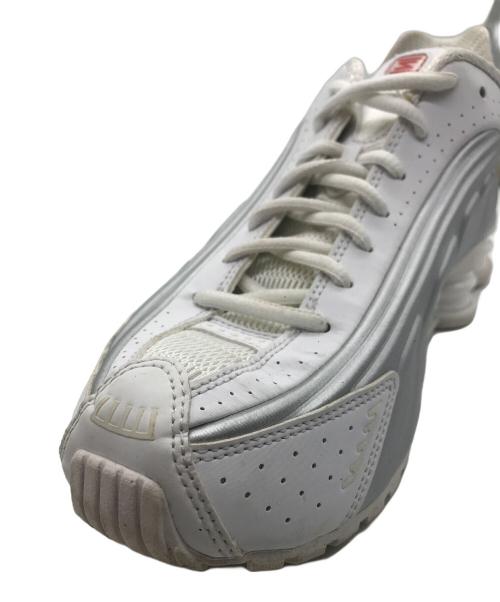 NIKE（ナイキ）NIKE (ナイキ) SHOX R4 ホワイト サイズ:26の古着・服飾アイテム
