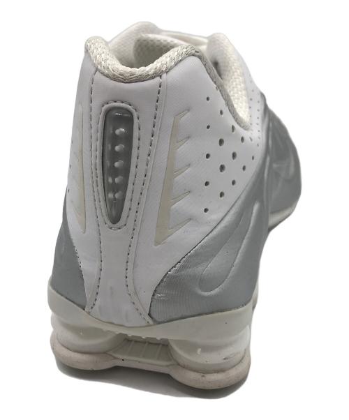 NIKE（ナイキ）NIKE (ナイキ) SHOX R4 ホワイト サイズ:26の古着・服飾アイテム