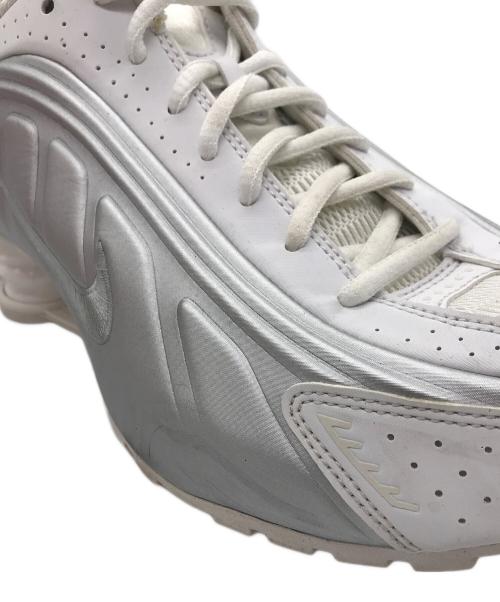 NIKE（ナイキ）NIKE (ナイキ) SHOX R4 ホワイト サイズ:26の古着・服飾アイテム