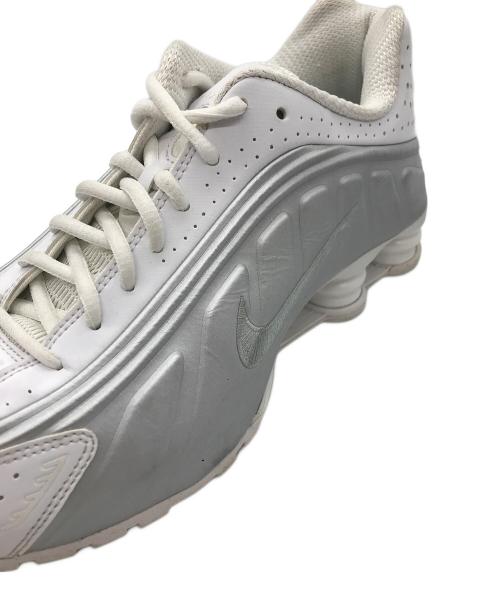 NIKE（ナイキ）NIKE (ナイキ) SHOX R4 ホワイト サイズ:26の古着・服飾アイテム