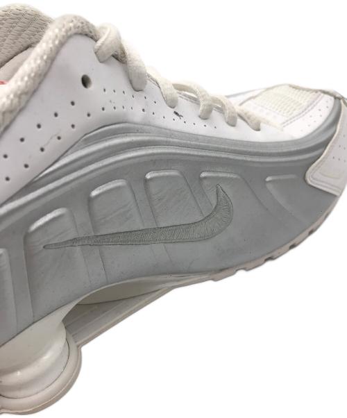 NIKE（ナイキ）NIKE (ナイキ) SHOX R4 ホワイト サイズ:26の古着・服飾アイテム