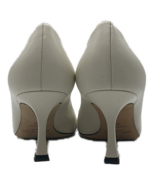 JIMMY CHOO（ジミーチュウ）JIMMY CHOO (ジミーチュウ) MELVA ビジューパンプス ホワイト サイズ:37の古着・服飾アイテム