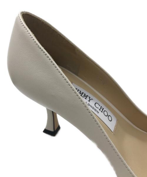 JIMMY CHOO（ジミーチュウ）JIMMY CHOO (ジミーチュウ) MELVA ビジューパンプス ホワイト サイズ:37の古着・服飾アイテム
