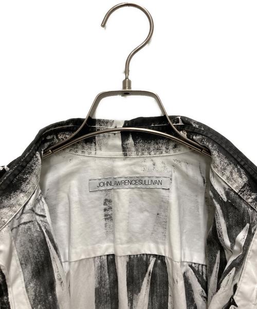 JOHN LAWRENCE SULLIVAN（ジョン ローレンス サリバン）JOHN LAWRENCE SULLIVAN (ジョン ローレンス サリバン) WRINKLE PRINT SHIRT ホワイト×ブラック サイズ:44の古着・服飾アイテム