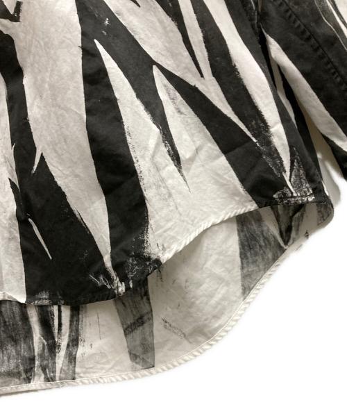 JOHN LAWRENCE SULLIVAN（ジョン ローレンス サリバン）JOHN LAWRENCE SULLIVAN (ジョン ローレンス サリバン) WRINKLE PRINT SHIRT ホワイト×ブラック サイズ:44の古着・服飾アイテム
